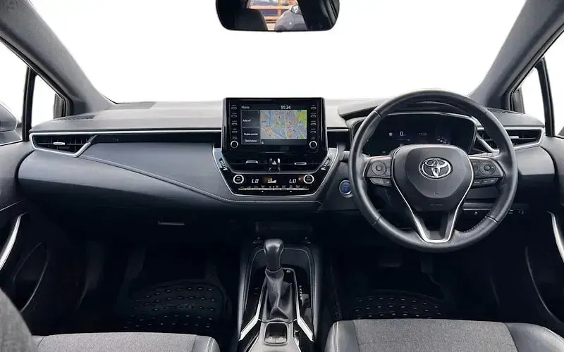 Used Toyota Corolla Design 122 HP (89 kW) 2022 Hatchback