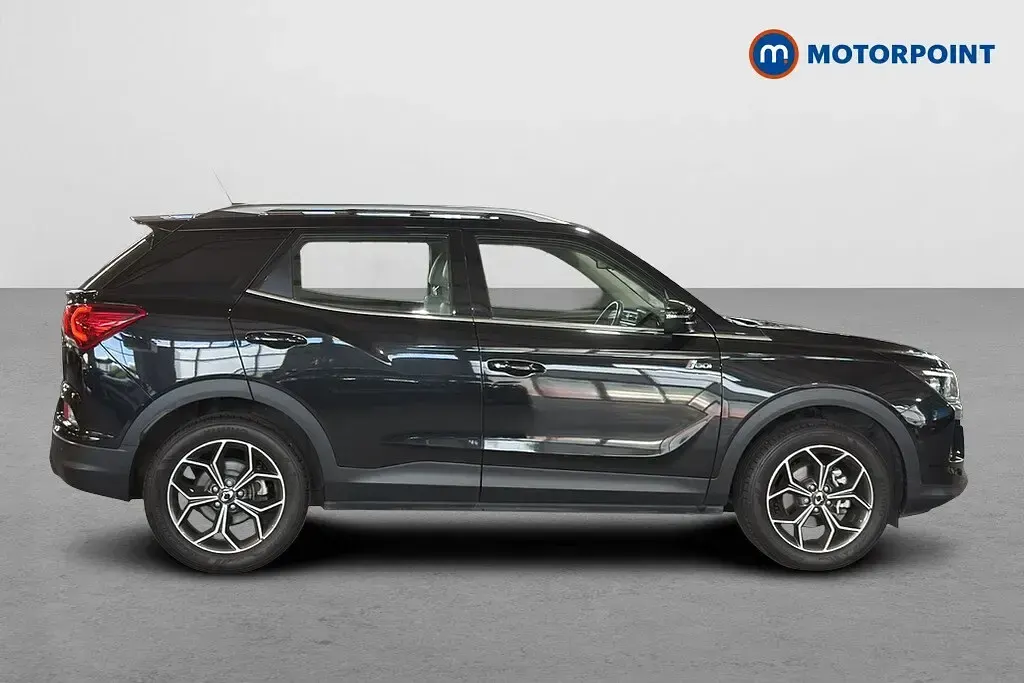 Used SsangYong Korando 163 HP (119 kW) 2023 Black Estate