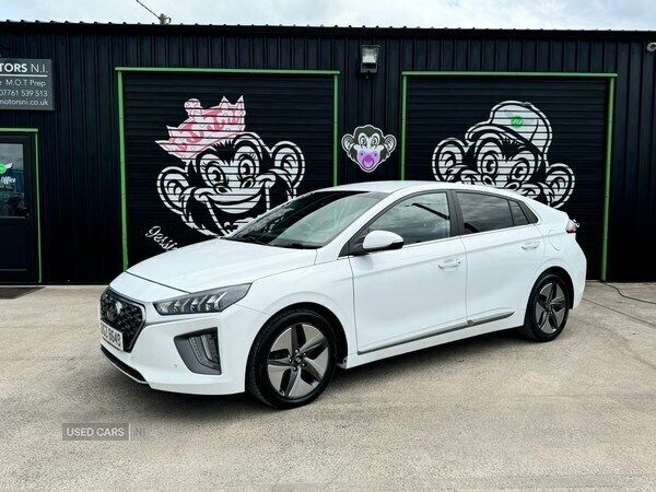 White Used 2019 Hyundai Ioniq Premium SE Sedan | £12,450 (Fair price) - Image 1/4