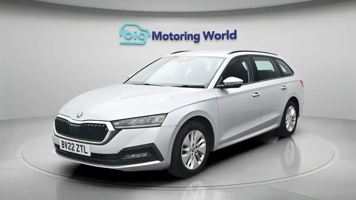 Used Skoda Octavia SE Technology 148 HP (108 kW) 2022 Silver Estate