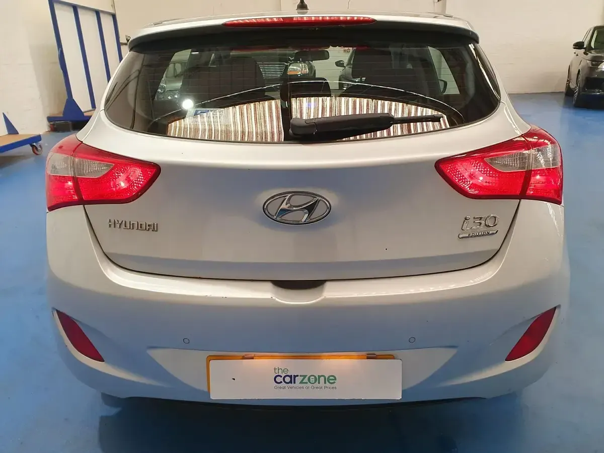 Used Hyundai i30 Edition 100 HP (73 kW) 2013 Silver Hatchback