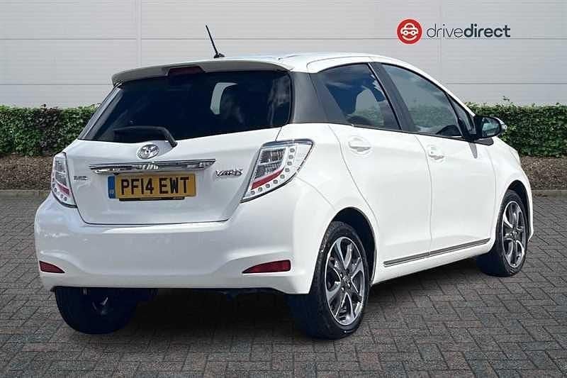 Used Toyota Yaris Trend 99 HP (72 kW) 2014 White Hatchback
