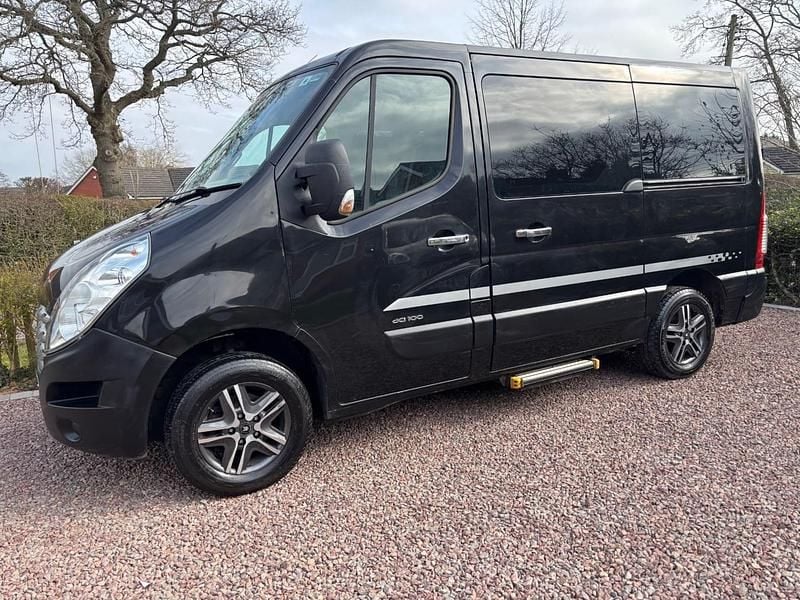 Begagnad Renault Master 2013 Svart Kombi