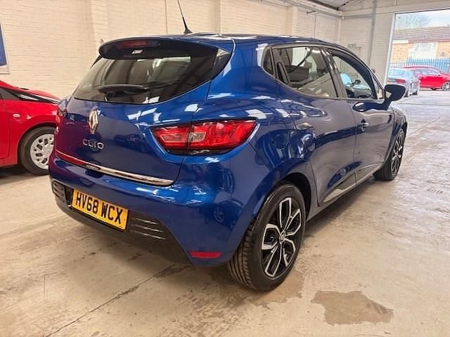 Used Renault Clio IV Play 90 HP (66 kW) 2018 Blue Hatchback