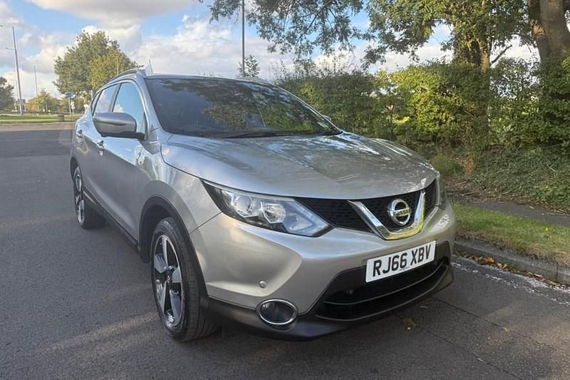 Silver Used 2017 Nissan Qashqai N-Vision SUV | £6,200 (Fair price) - Image 1/1