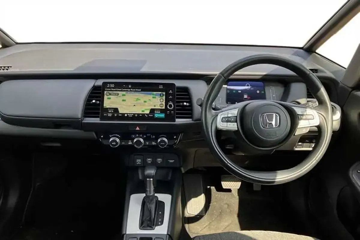 Used Honda Jazz Hybrid 109 HP (80 kW) 2021 White Hatchback
