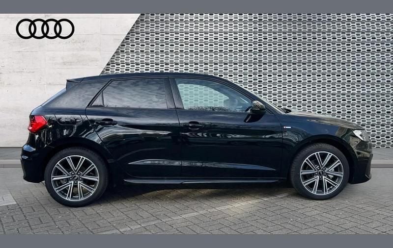 Ny Audi A1 S-Line 147 HK (108 kW) 2026 Svart SUV