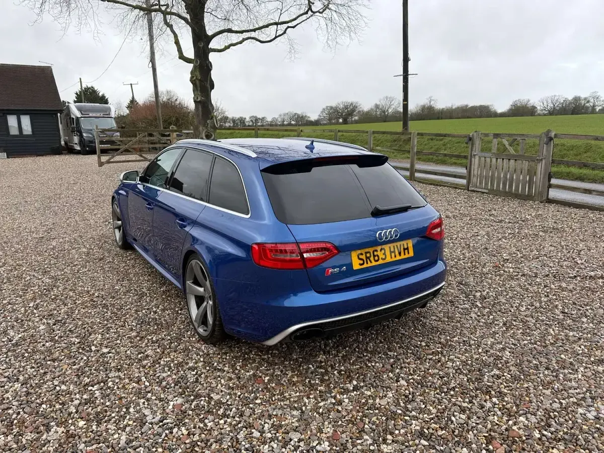 Used Audi RS4 Performance 450 HP (330 kW) 2013 Blue Estate