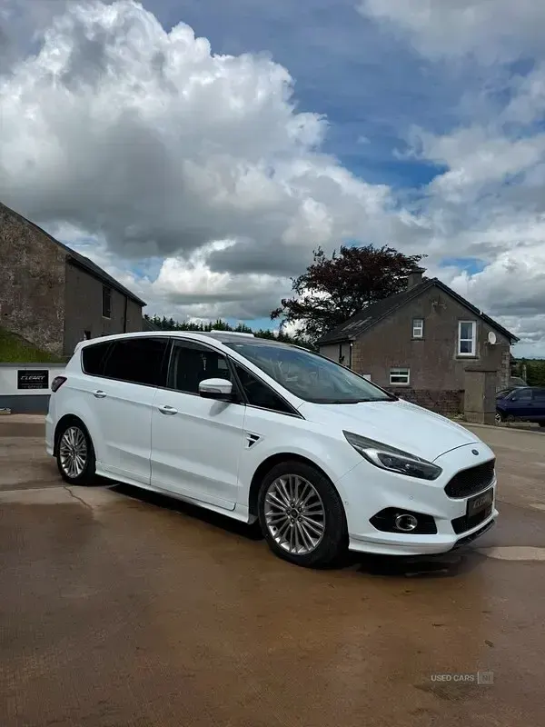 Used Ford S-MAX Sport 210 HP (154 kW) 2016 White MPV