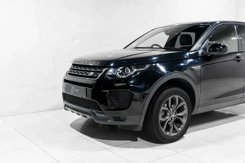 Used Land Rover Discovery 5 Landmark 180 HP (132 kW) 2018 Black SUV