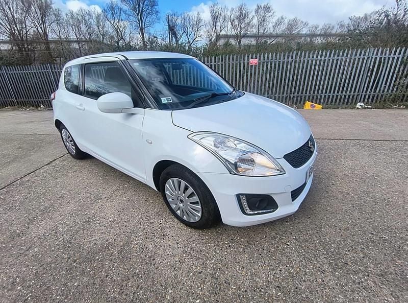 Used Suzuki Swift 2015 White Hatchback