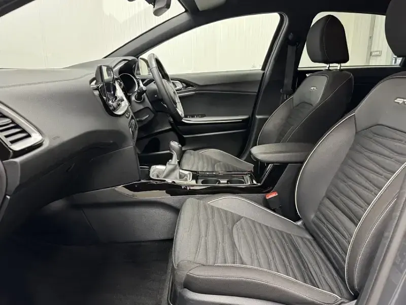 Gebraucht Kia Ceed GT-Line 138 PS (101 kW) 2025 Grau Kleinwagen