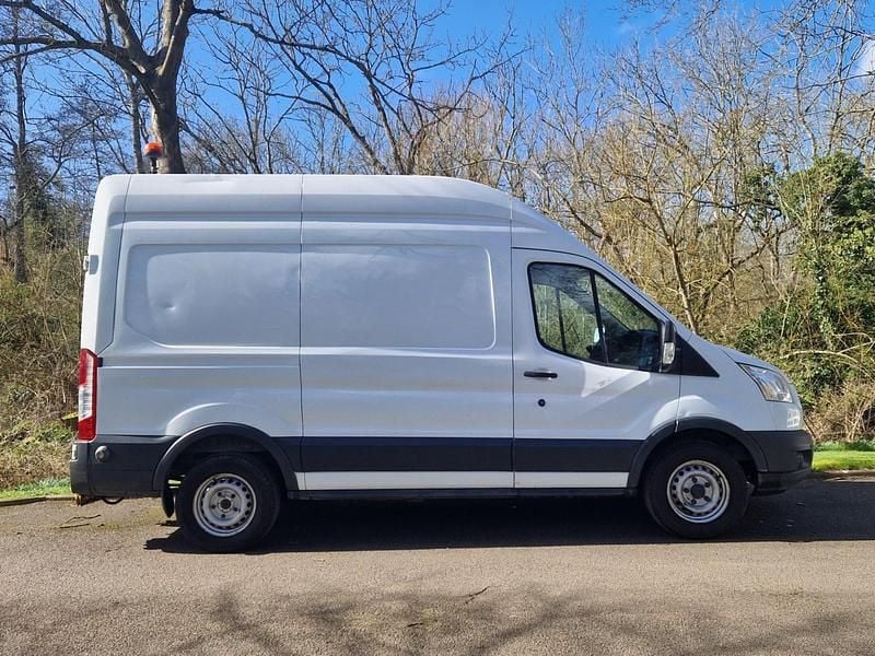 Usado Ford Transit 125 HP (91 kW) 2015 Branco Van
