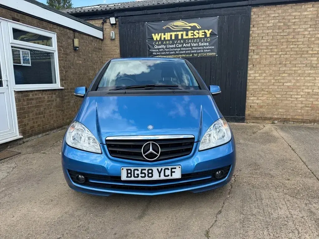 Begagnad Mercedes A150 Classic 95 HK (69 kW) 2008 Blå Halvkombi