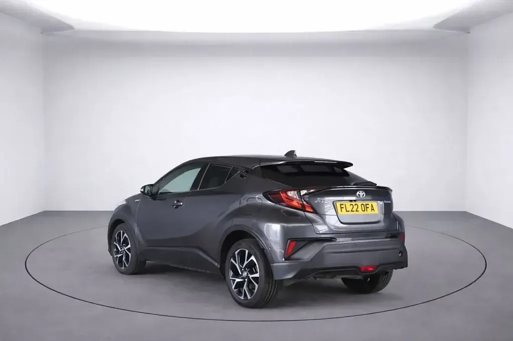 Używany Toyota C-HR Design 122 KM (89 kW) 2022 Szary SUV