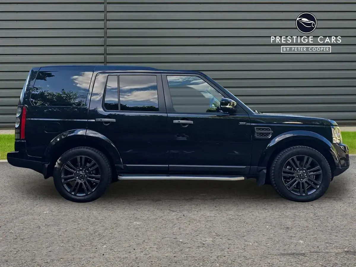 Used Land Rover Discovery 4 Graphite 2016 Black SUV