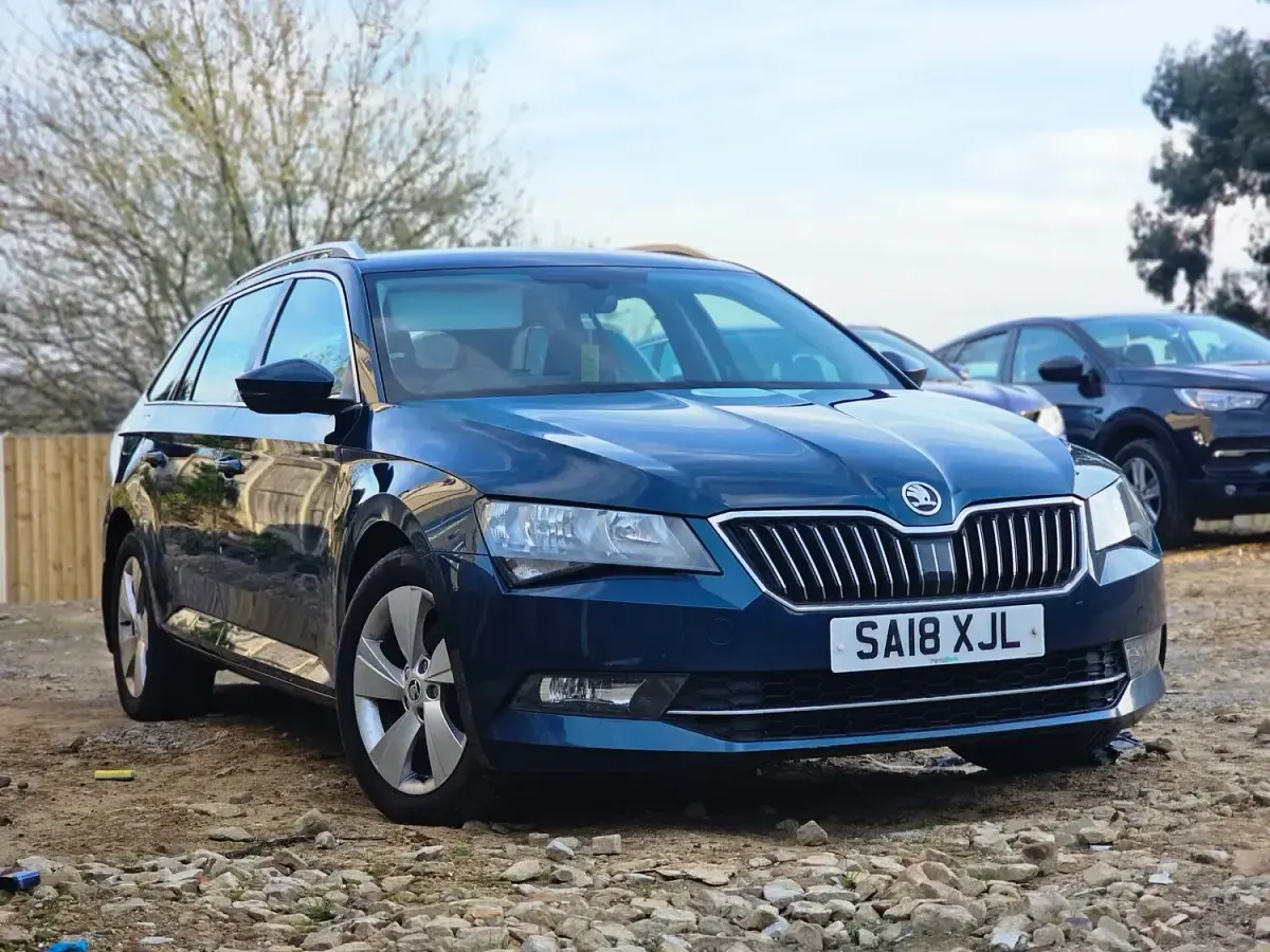 Used Skoda Superb SE 120 HP (88 kW) 2018 Blue Estate