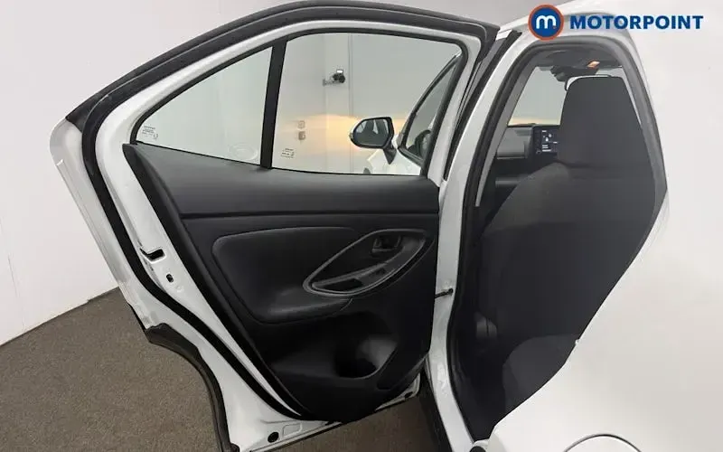 Used Toyota Yaris Cross 116 HP (85 kW) 2023 White SUV