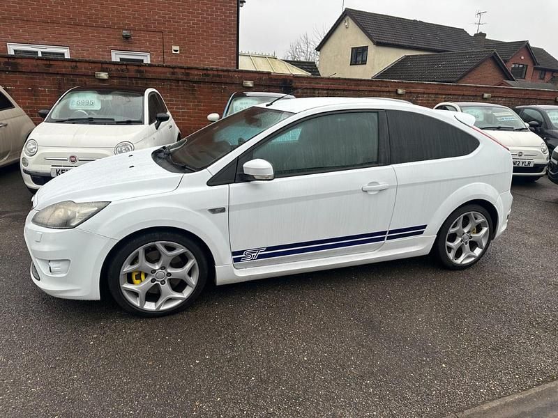Used Ford Focus ST 2010 White Hatchback