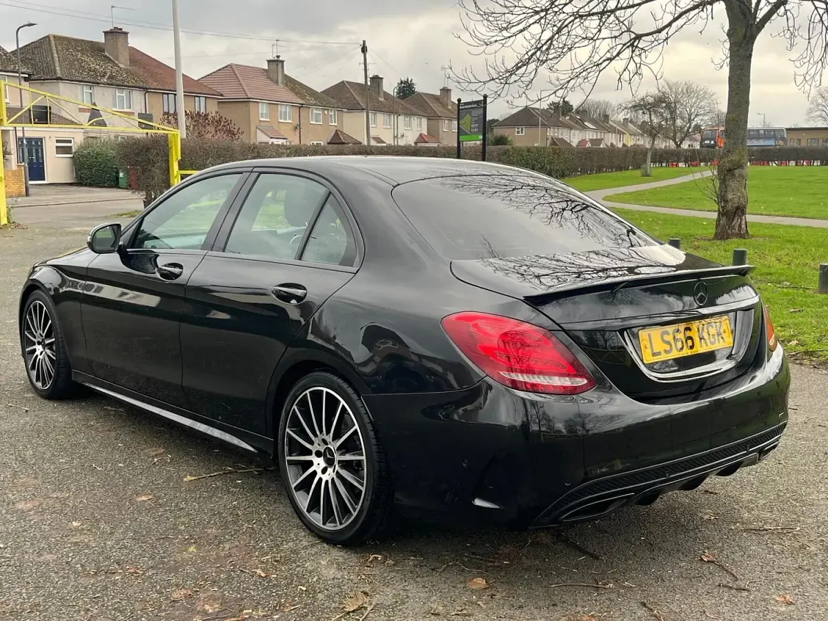 Used Mercedes C220 AMG Line Premium 170 HP (125 kW) 2016 Black Sedan