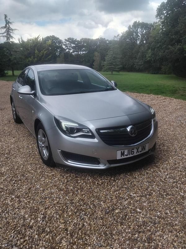 Silver Used 2016 Vauxhall Insignia Design Edition Hatchback | £3,450 (Good price) - Image 1/4
