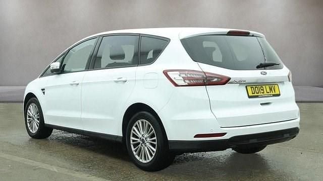 Used Ford S-MAX Zetec 165 HP (121 kW) 2019 White MPV