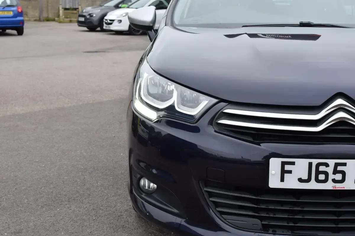 Used Citroën C4 Flair 130 HP (95 kW) 2015 Blue Hatchback