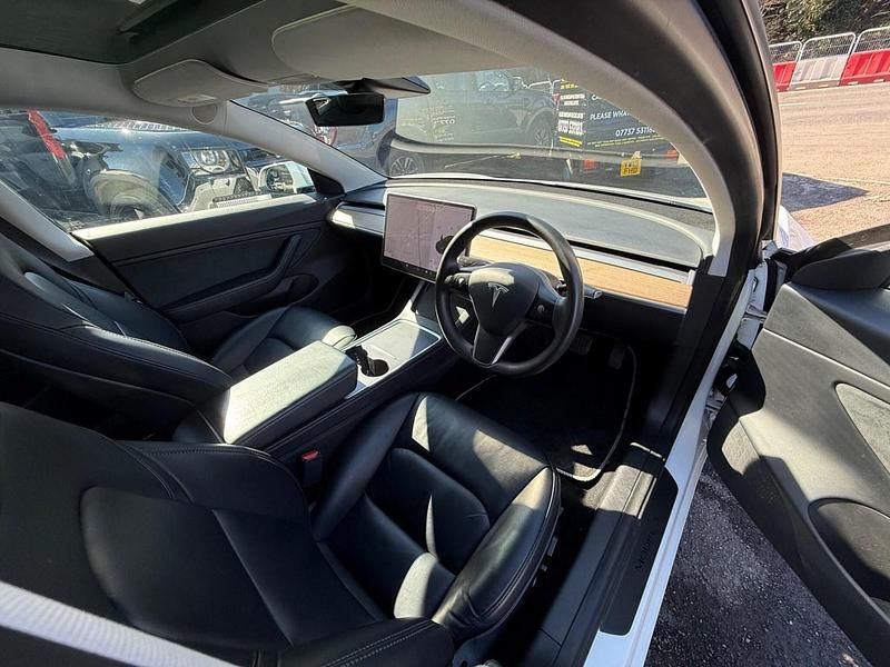 Used Tesla Model 3 Long Range AWD 366 kW (498 HP) 2020 White Sedan