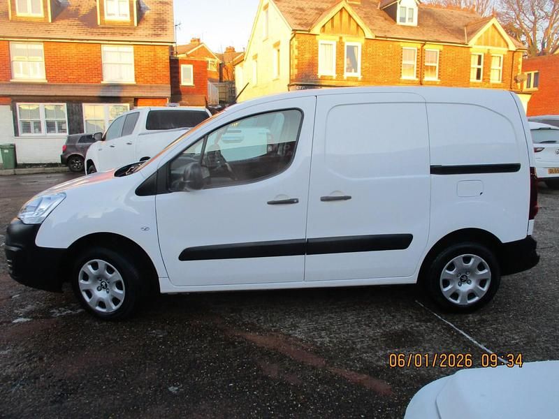 Used Peugeot Partner 2018 White MPV