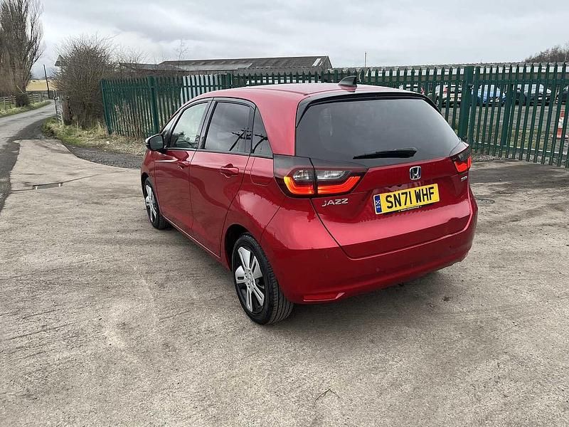 Used Honda Jazz Hybrid 109 HP (80 kW) 2022 Red Hatchback