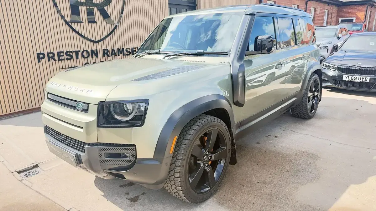 Used Land Rover Defender SE 2020 Green SUV