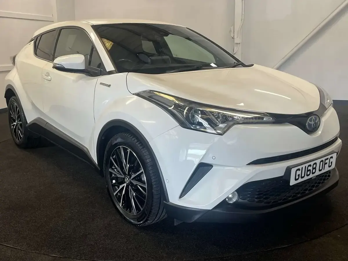 Used Toyota C-HR 122 HP (89 kW) 2018 White SUV