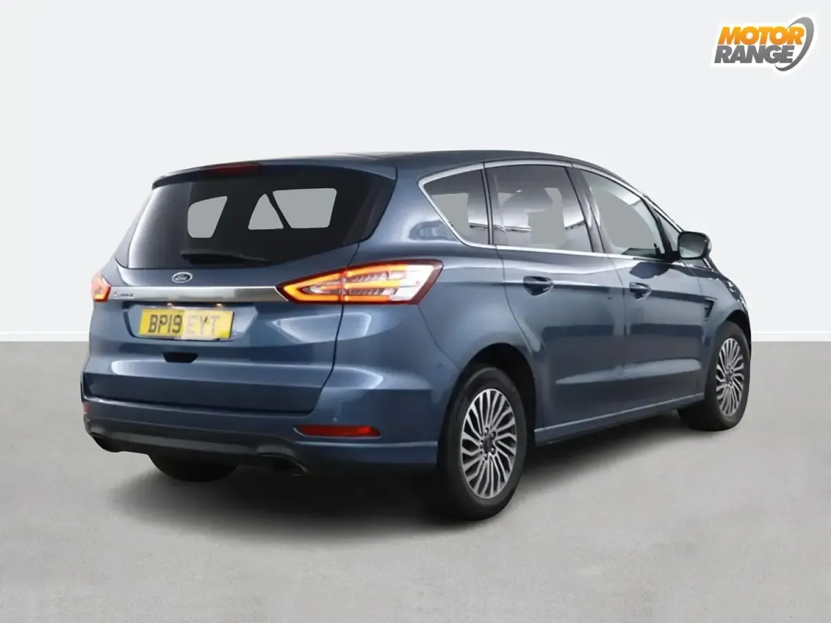 Used Ford S-MAX Titanium 150 HP (110 kW) 2019 Blue MPV