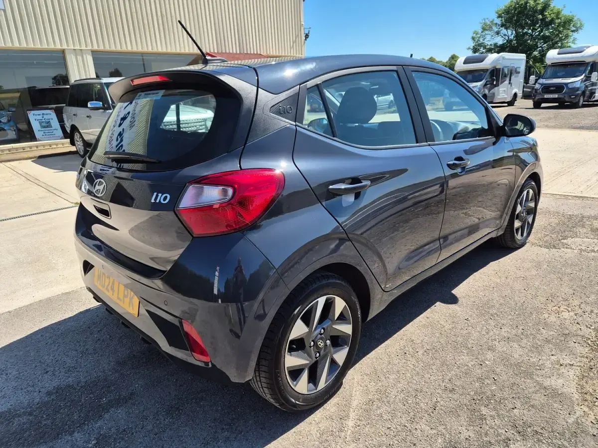 Used Hyundai i10 Advanced 2024 Grey Hatchback