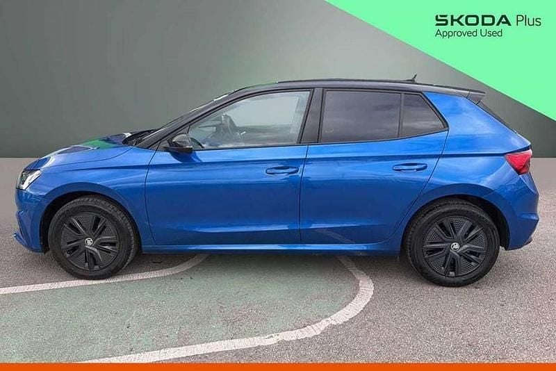 Used Skoda Fabia Colour Edition 79 HP (58 kW) 2023 Race blue metallic black body / magic pearl effect roof Hatchback