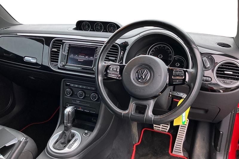 Begagnad VW Beetle Sportline 150 HK (110 kW) 2016 Röd Halvkombi