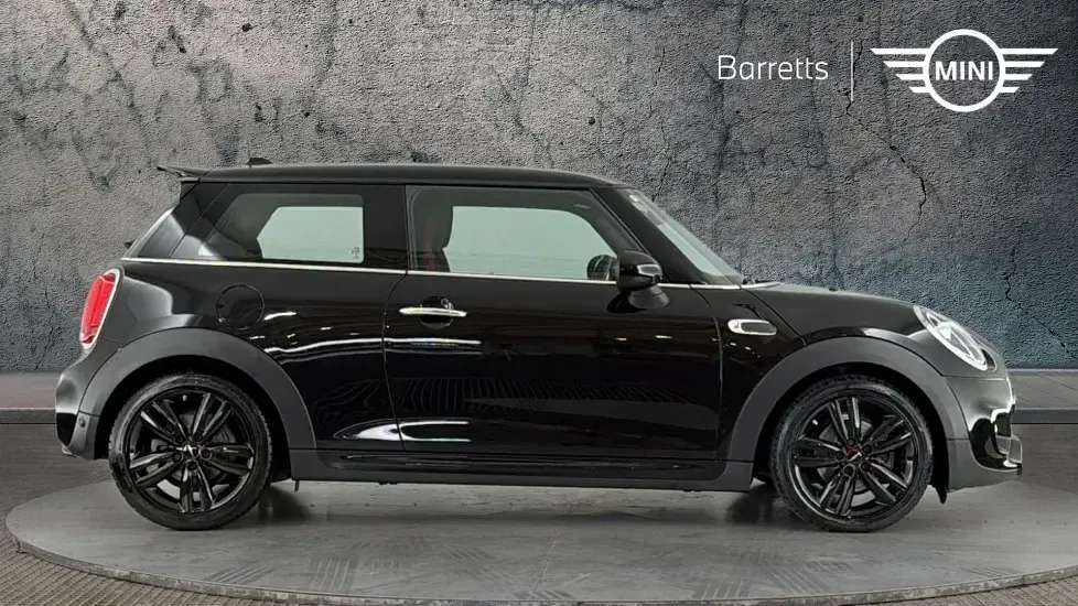 Used Mini Cooper Sport 134 HP (98 kW) 2019 Black Hatchback