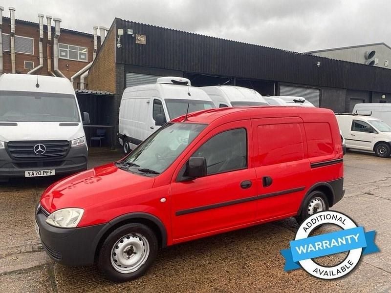 Red Used 2011 Vauxhall Combo Hatchback | £1,990 (Good price) - Image 1/4