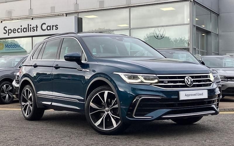 Black Used 2025 VW Tiguan R-line SUV | £23,795 (Super price) - Image 1/4
