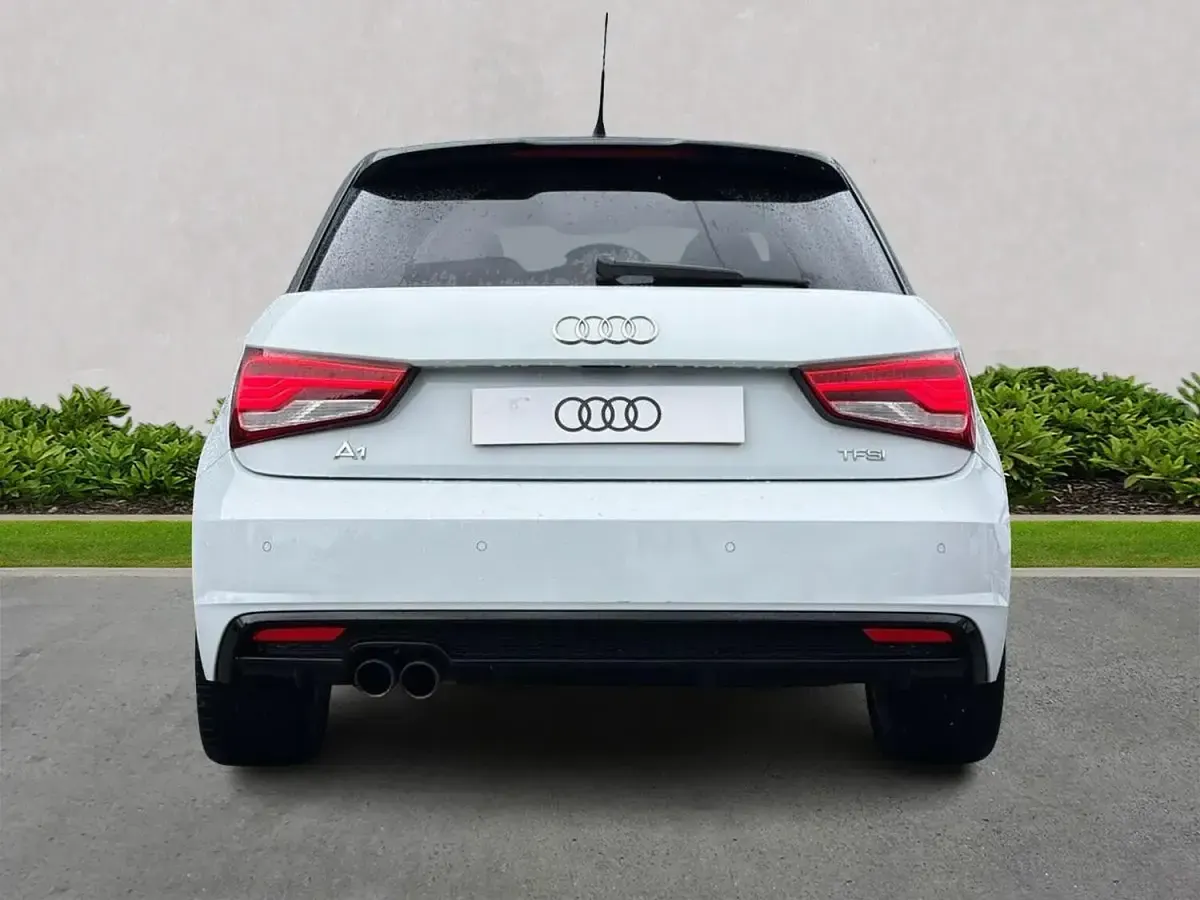 Used Audi A1 Black Edition 123 HP (90 kW) 2018 White Hatchback