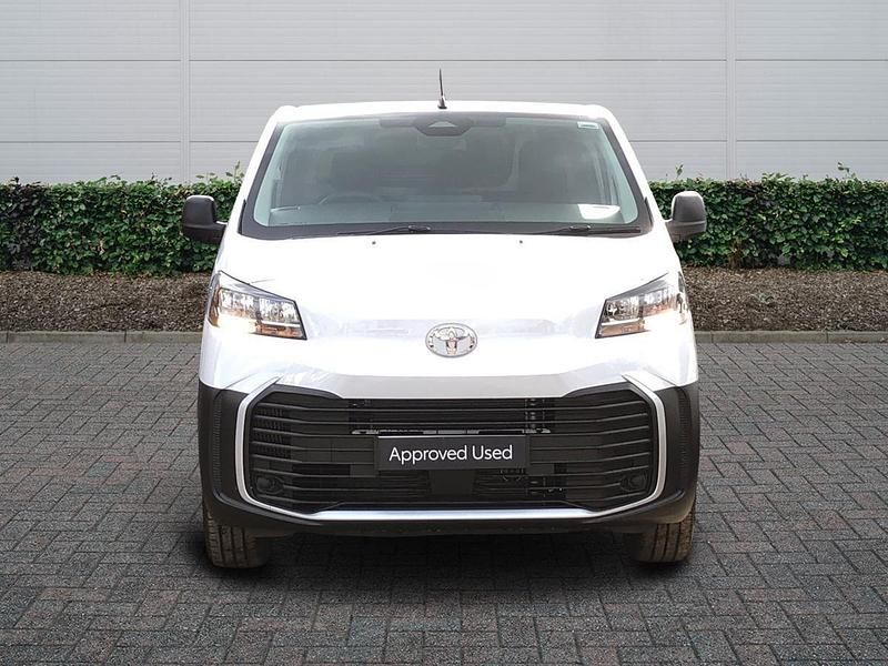 New Toyota Proace 120 HP (88 kW) 2025 White MPV