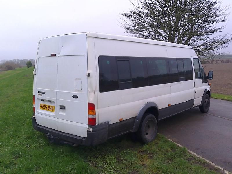 Usado Ford Transit 2006 Blanco Utilitario