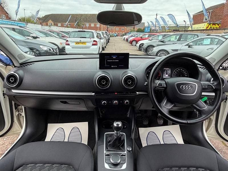 Used Audi A3 Sportback 105 HP (77 kW) 2013 White Hatchback