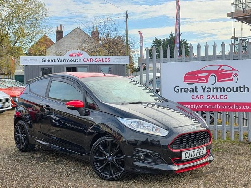 Black Used 2017 Ford Fiesta ST-Line Hatchback | £5,695 (Good price) - Image 1/4