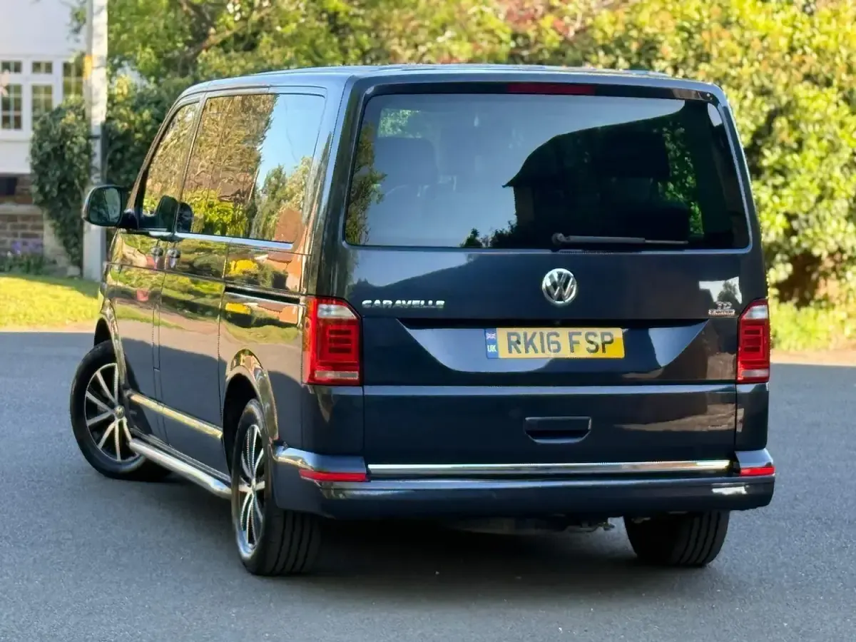 Used VW Caravelle Executive 204 HP (150 kW) 2016 Blue MPV