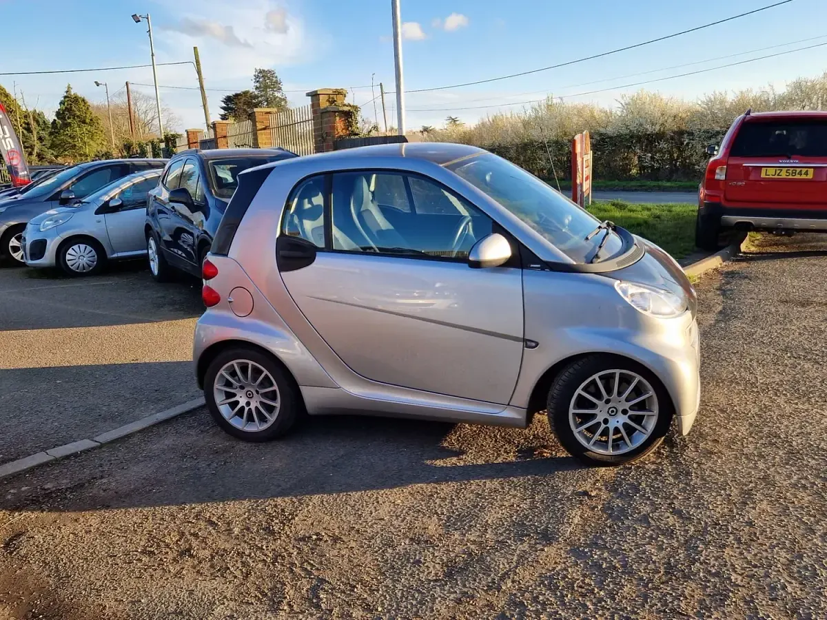 Used Smart ForTwo Coupé Passion 71 HP (52 kW) 2011 Silver Coupe