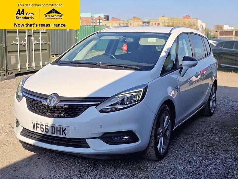 Used Vauxhall Zafira SRi 140 HP (102 kW) 2017 White MPV
