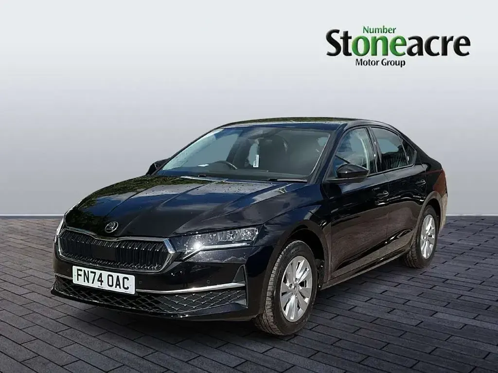 Begagnad Skoda Octavia SE Technology 113 HK (83 kW) 2024 Svart Halvkombi