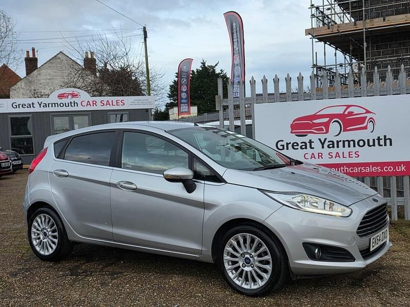 Used Ford Fiesta Titanium 2014 Silver Hatchback