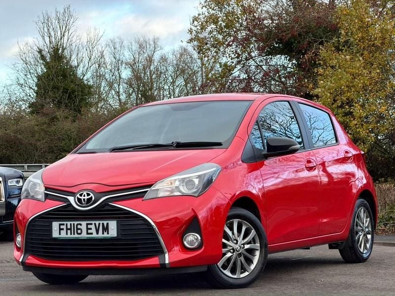 Used Toyota Yaris 2016 Red Hatchback